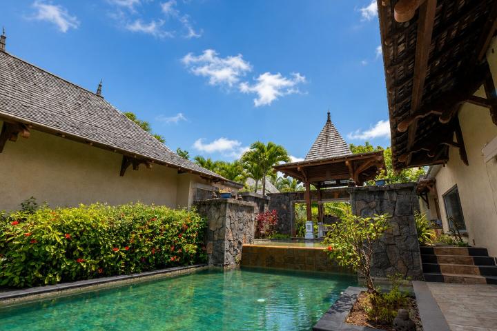 Villa de prestige 3 chambres sur vaste terrain à vendre à Bel Ombre