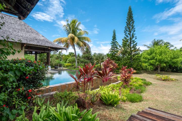 Villa de prestige 3 chambres sur vaste terrain à vendre à Bel Ombre