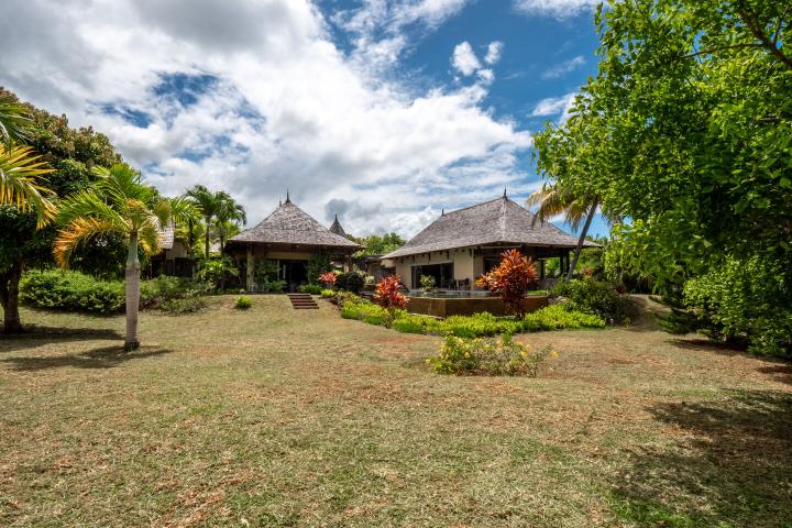Villa de prestige 3 chambres sur vaste terrain à vendre à Bel Ombre