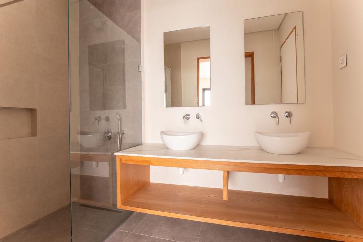Penthouse 4 chambres en bord de mer à vendre à Rivière Noire avec piscine privée