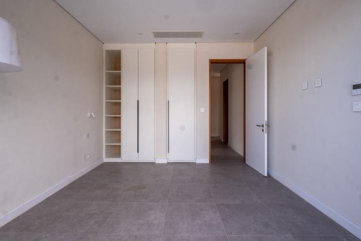 Penthouse 4 chambres en bord de mer à vendre à Rivière Noire avec piscine privée