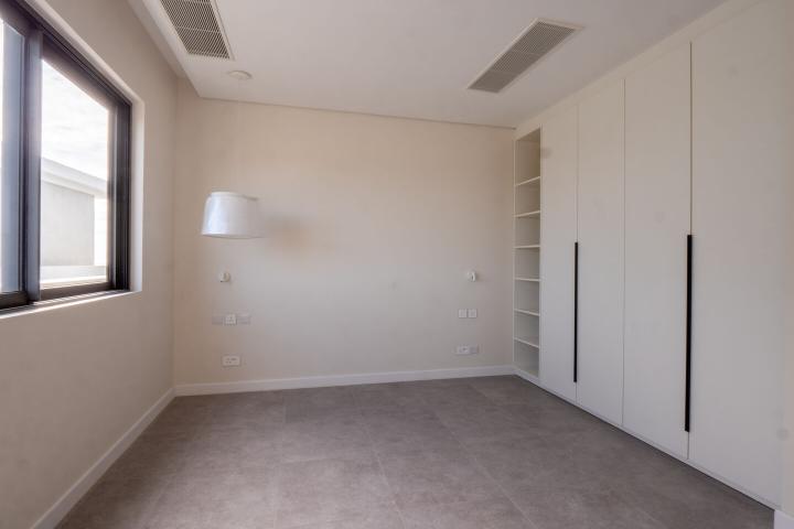 Penthouse 4 chambres en bord de mer à vendre à Rivière Noire avec piscine privée