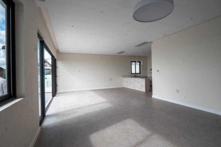 Penthouse 4 chambres en bord de mer à vendre à Rivière Noire avec piscine privée