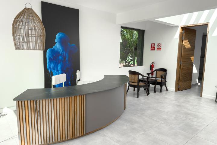 Penthouse 4 chambres en bord de mer à vendre à Rivière Noire avec piscine privée