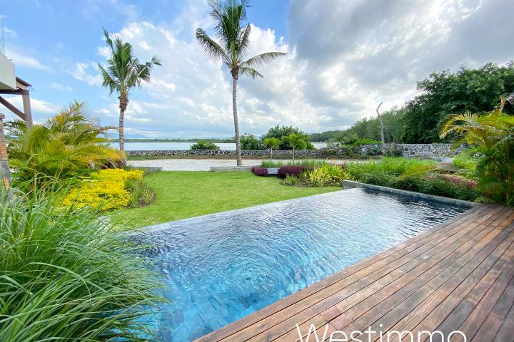 Villa de prestige meublée à louer à Poste Lafayette au bord du lagon