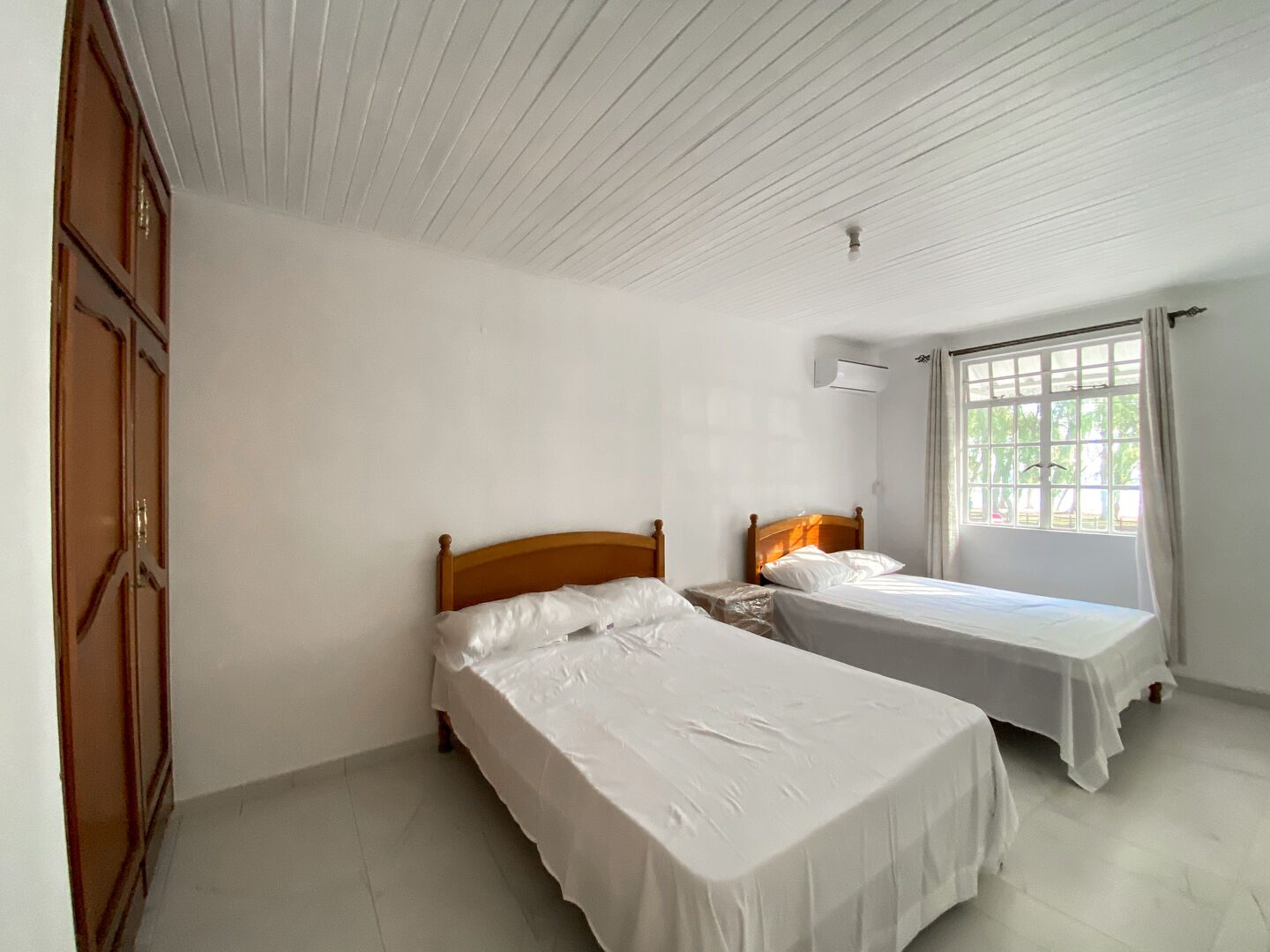 Exclusive – Furnished beachfront house for rent in Flic en Flac