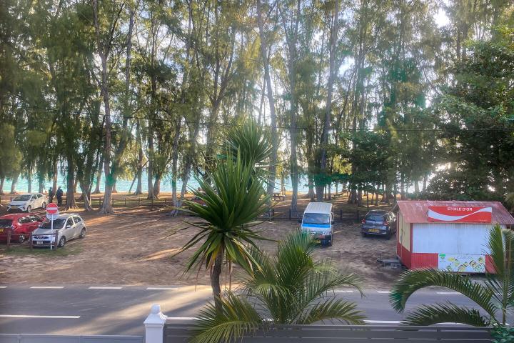 Exclusivité – Maison meublée face à la plage à louer à Flic en Flac
