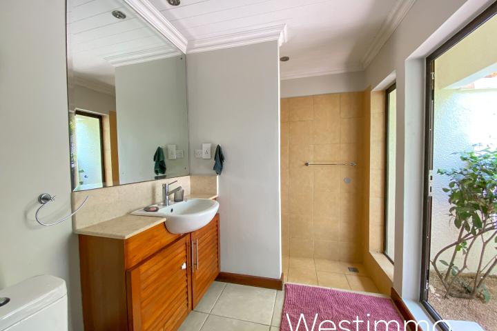 Villa balinaise 3 chambres avec piscine à louer à Pereybère – complexe sécurisé