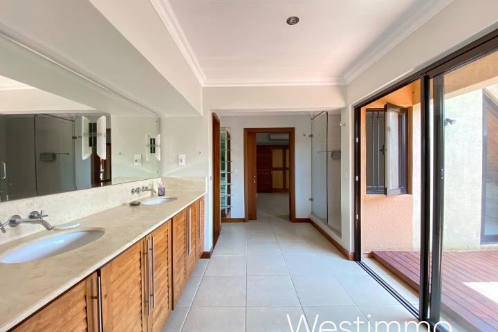 Villa balinaise 3 chambres avec piscine à louer à Pereybère – complexe sécurisé