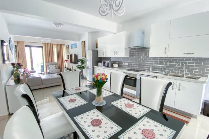 Modern 3-bedroom apartment for rent in the heart of Pereybere