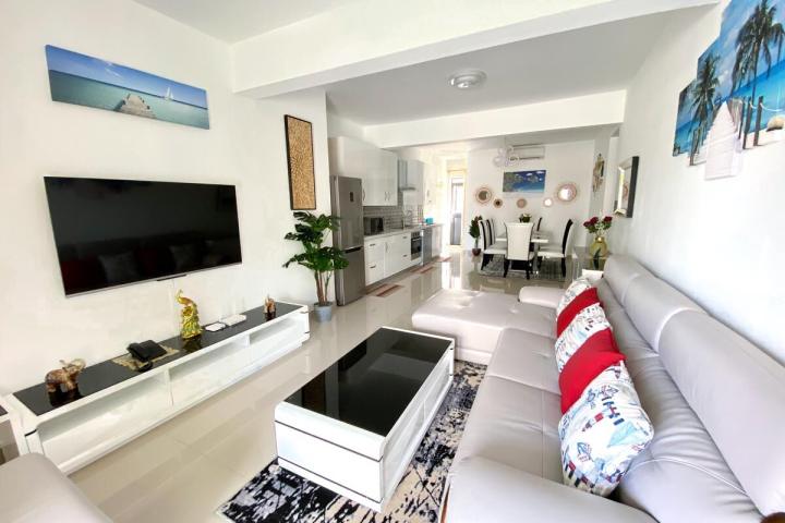 Modern 3-bedroom apartment for rent in the heart of Pereybere